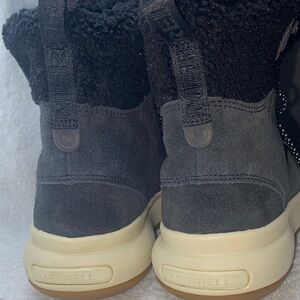 Merrell Women's Black and Cream Suede Winter Boots